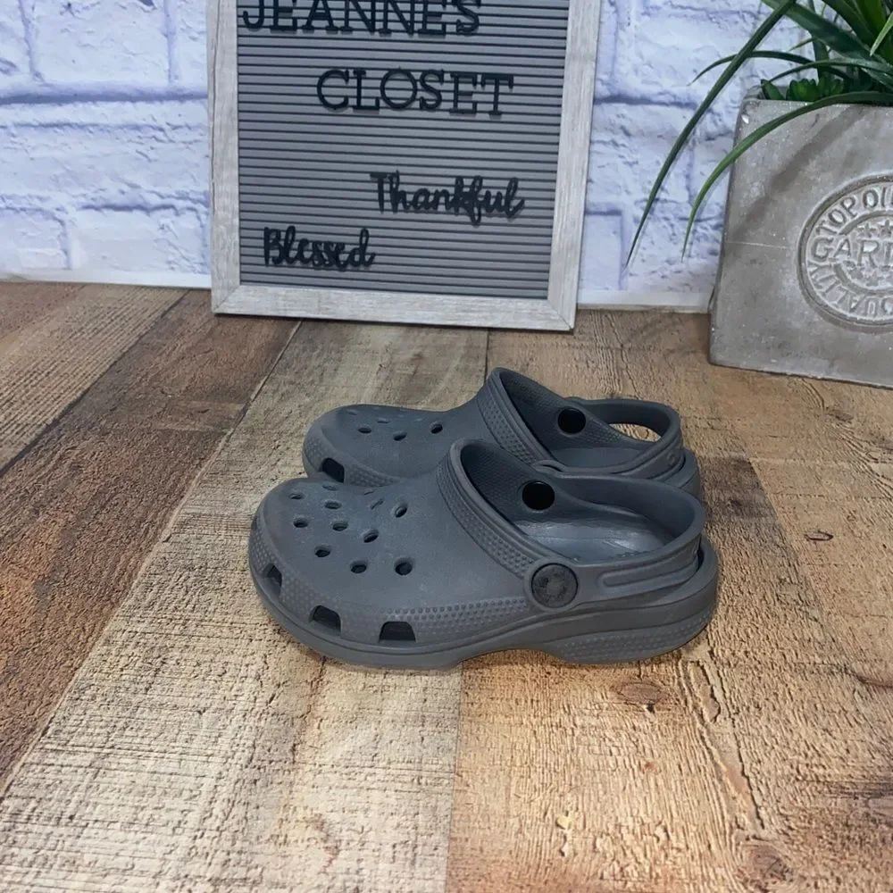 Gray crocs size C10 - Picture 2 of 8